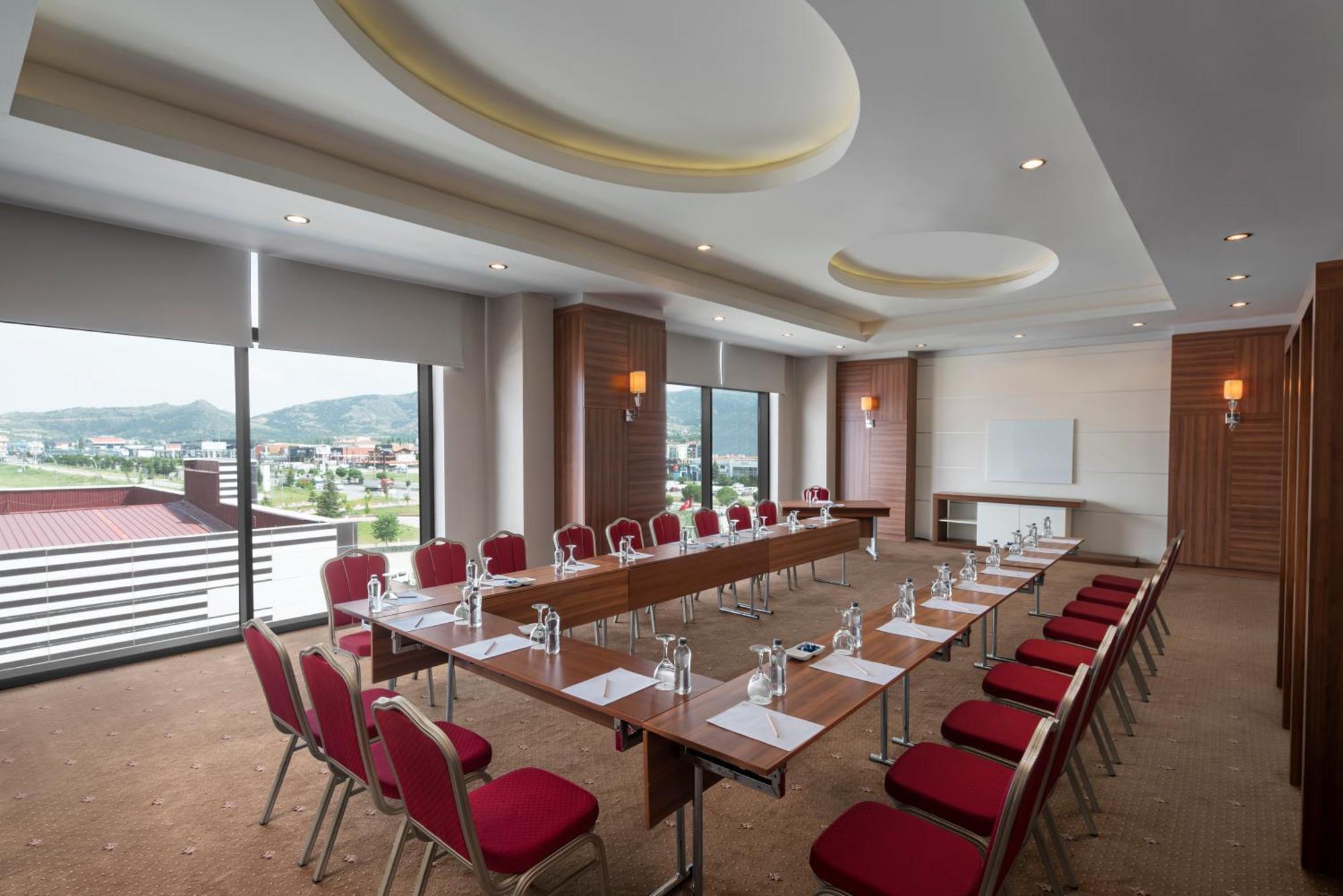 Ng Afyon Wellness & Convention Hotel Афион Екстериор снимка
