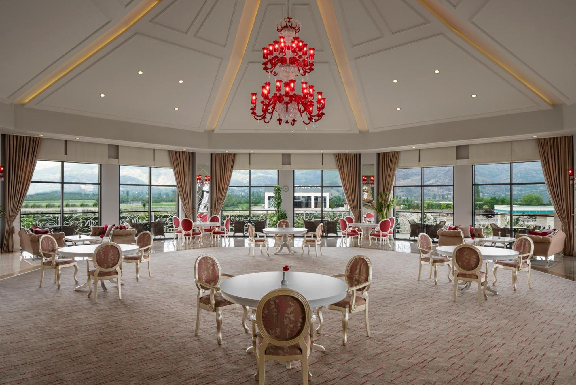 Ng Afyon Wellness & Convention Hotel Афион Екстериор снимка